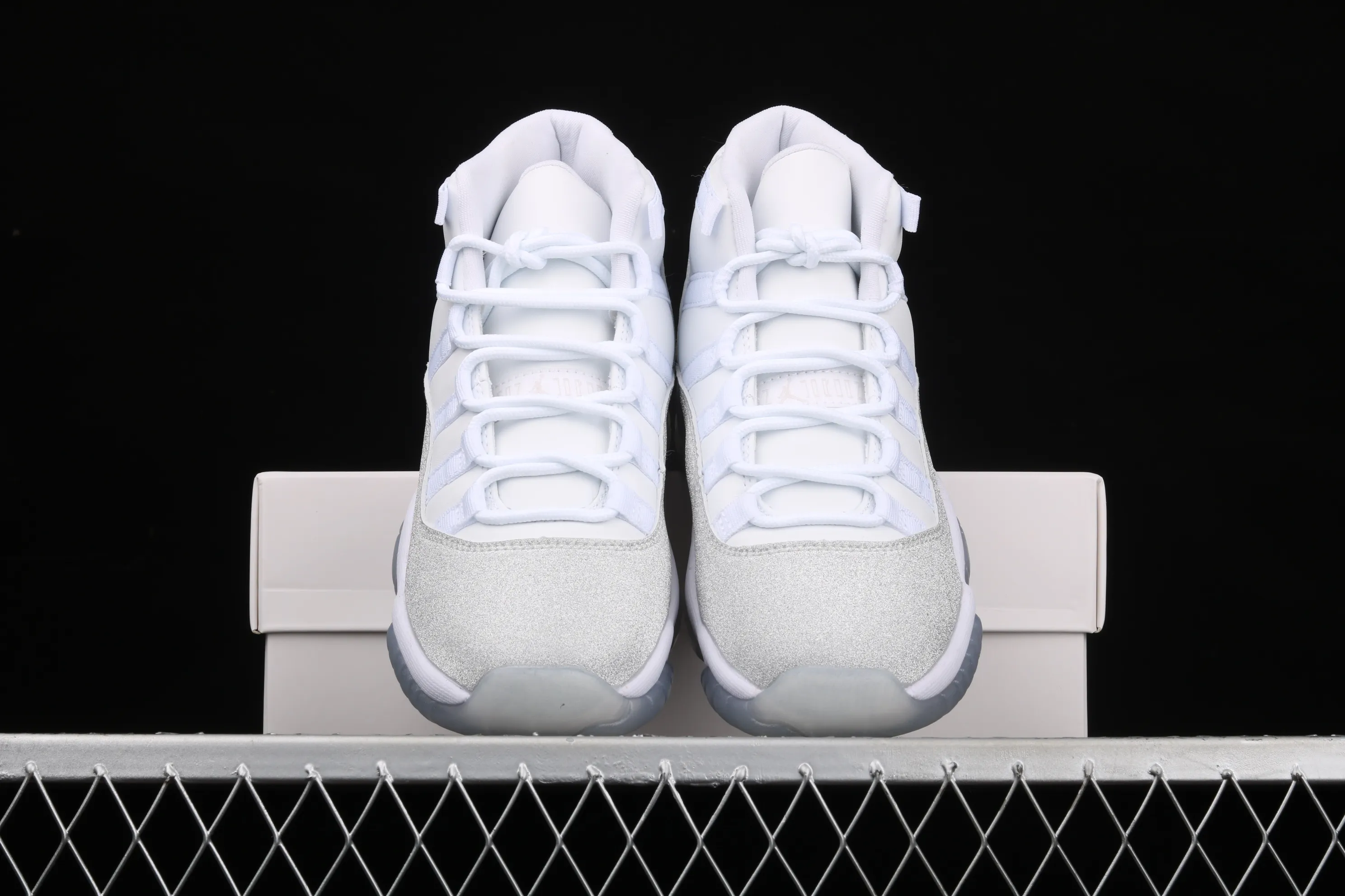 All categories Air Jordan Jordan series basketball shoes Air Jordan 11 Air Jordan 11 Metallic Silver AJ11 Joe 11 Swarovski Starry AR0715-100